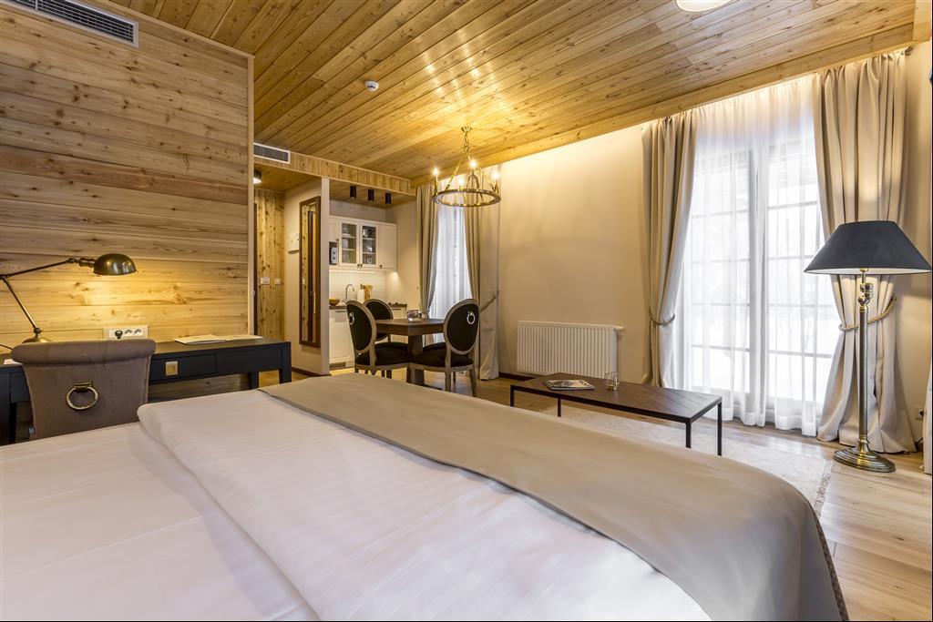 Fenomen Plitvice Resort พลิตวิชกา เยเซรา ภายนอก รูปภาพ