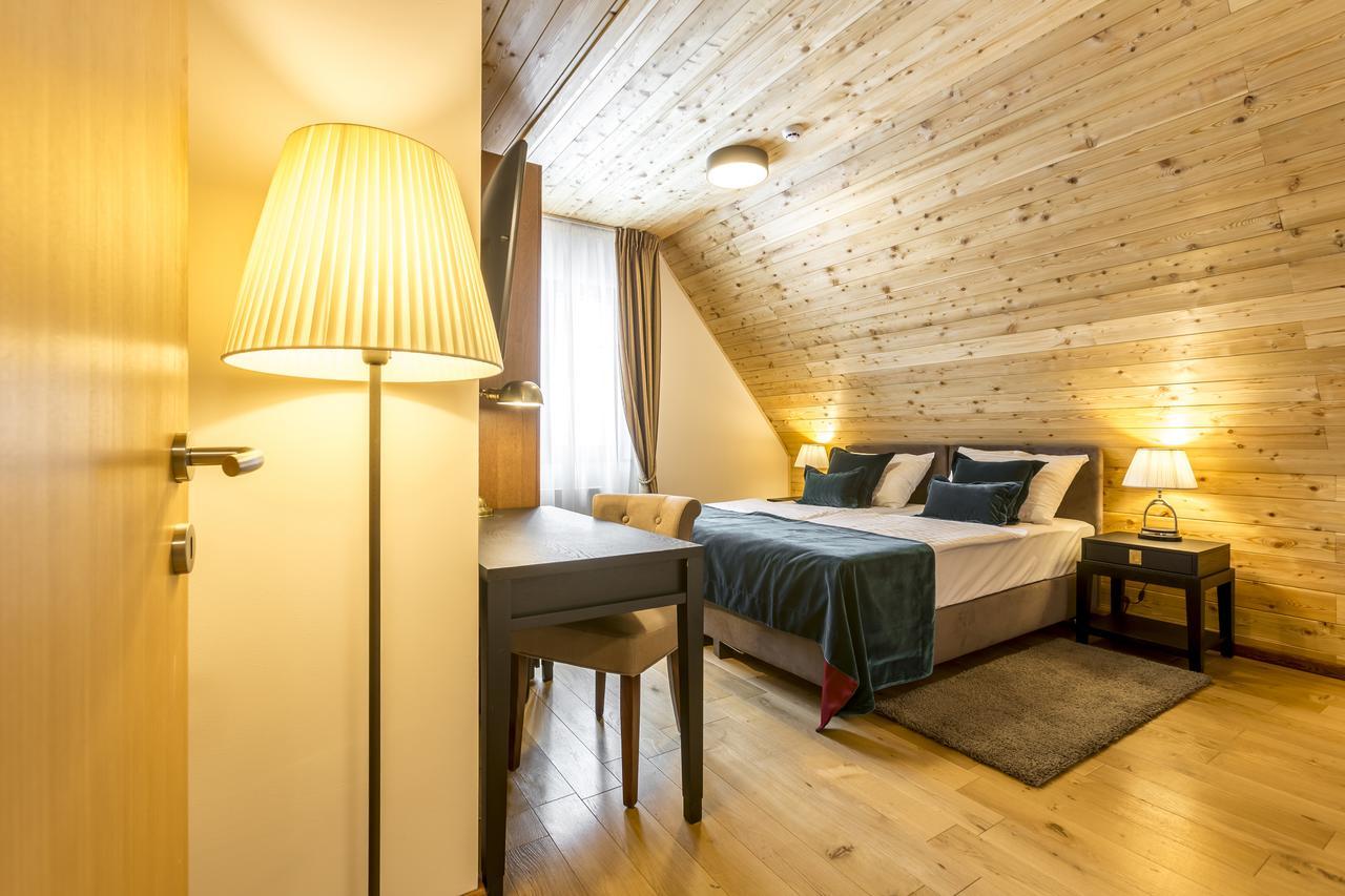 Fenomen Plitvice Resort พลิตวิชกา เยเซรา ภายนอก รูปภาพ
