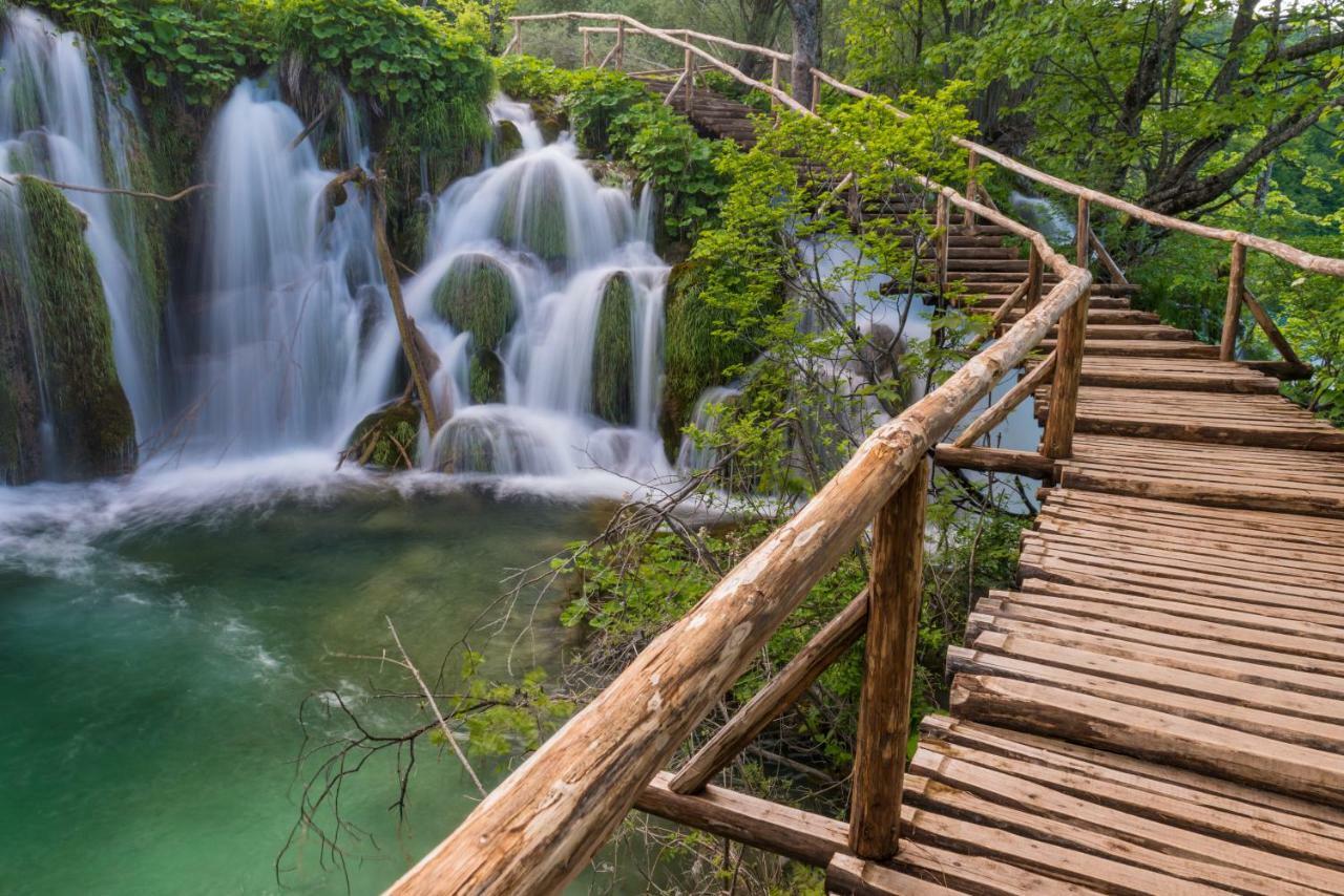 Fenomen Plitvice Resort พลิตวิชกา เยเซรา ภายนอก รูปภาพ