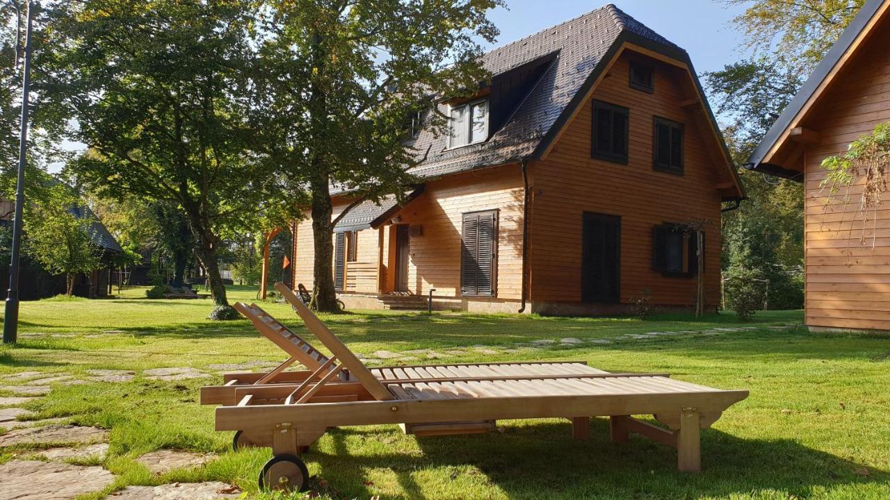 Fenomen Plitvice Resort พลิตวิชกา เยเซรา ภายนอก รูปภาพ
